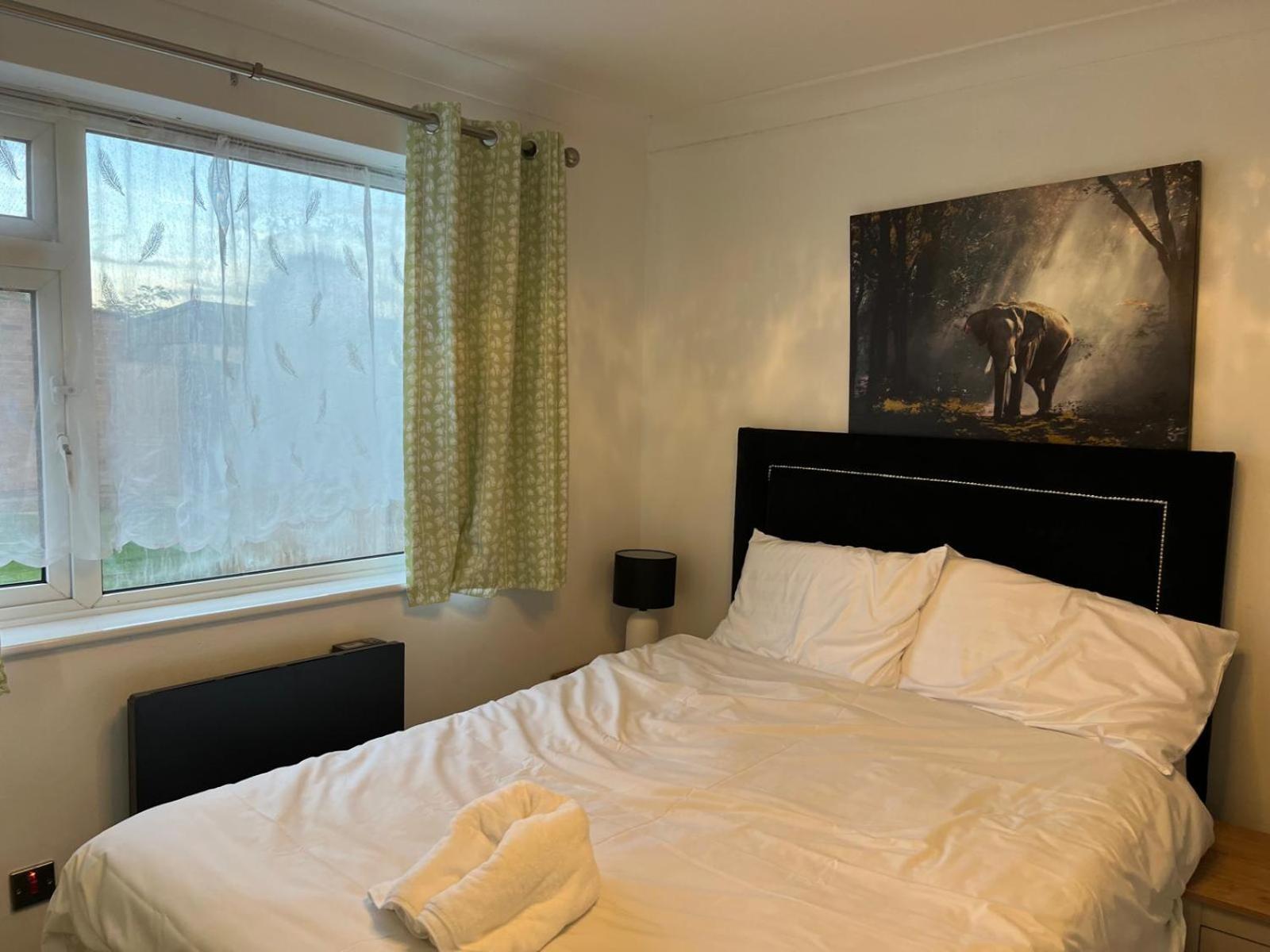 Beautiful 2-Bedroom In Grays Close To Lakeside Exterior foto